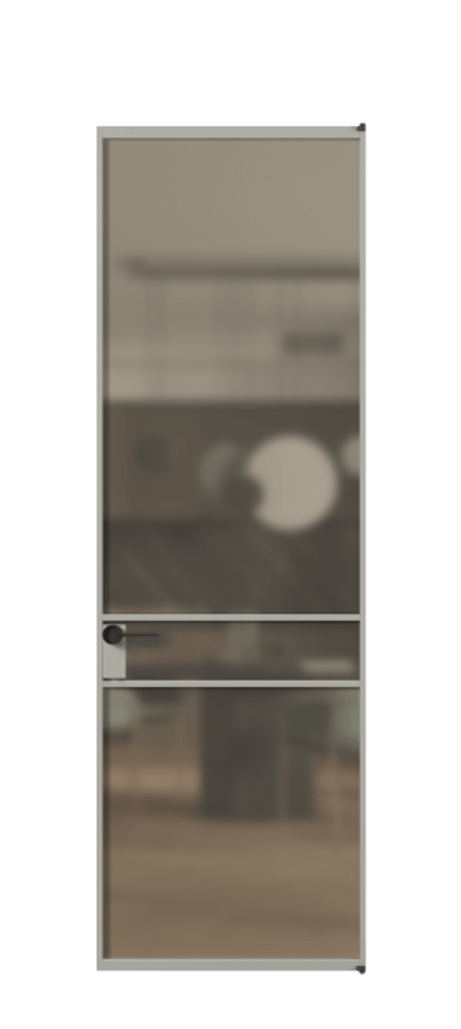 Алюминиевая дверь АЛПЛ040.02 Алюминий нейтральный серый Сатинированное бронзовое стекло, триплекс. Без короба АНСР Цена 119020 Стоимость комплекта двери включает: 1. Полотно (600/650/700/750/800/850/900/950*2000-2400 мм).
2. Короб
3. Комплект фурнитуры (2 торцевые петли и магнитный замок с ответной планкой). Фабрика дверей Волховец 8 (800) 551 43 19 Алюминиевая дверь АЛПЛ040.02 Алюминий нейтральный серый Сатинированное бронзовое стекло, триплекс Цена 119020 | Volhovec